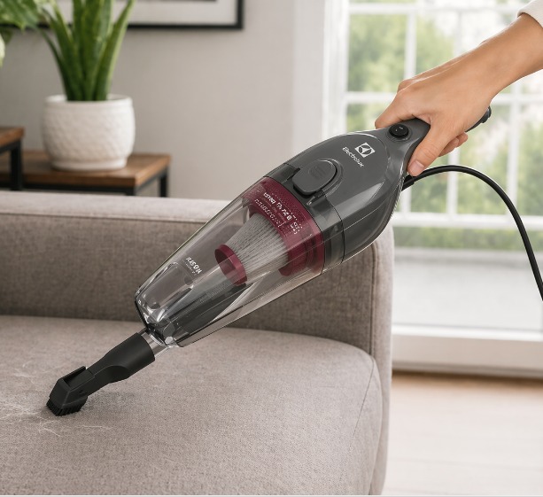 aspirador de pó vertical Electrolux STK15